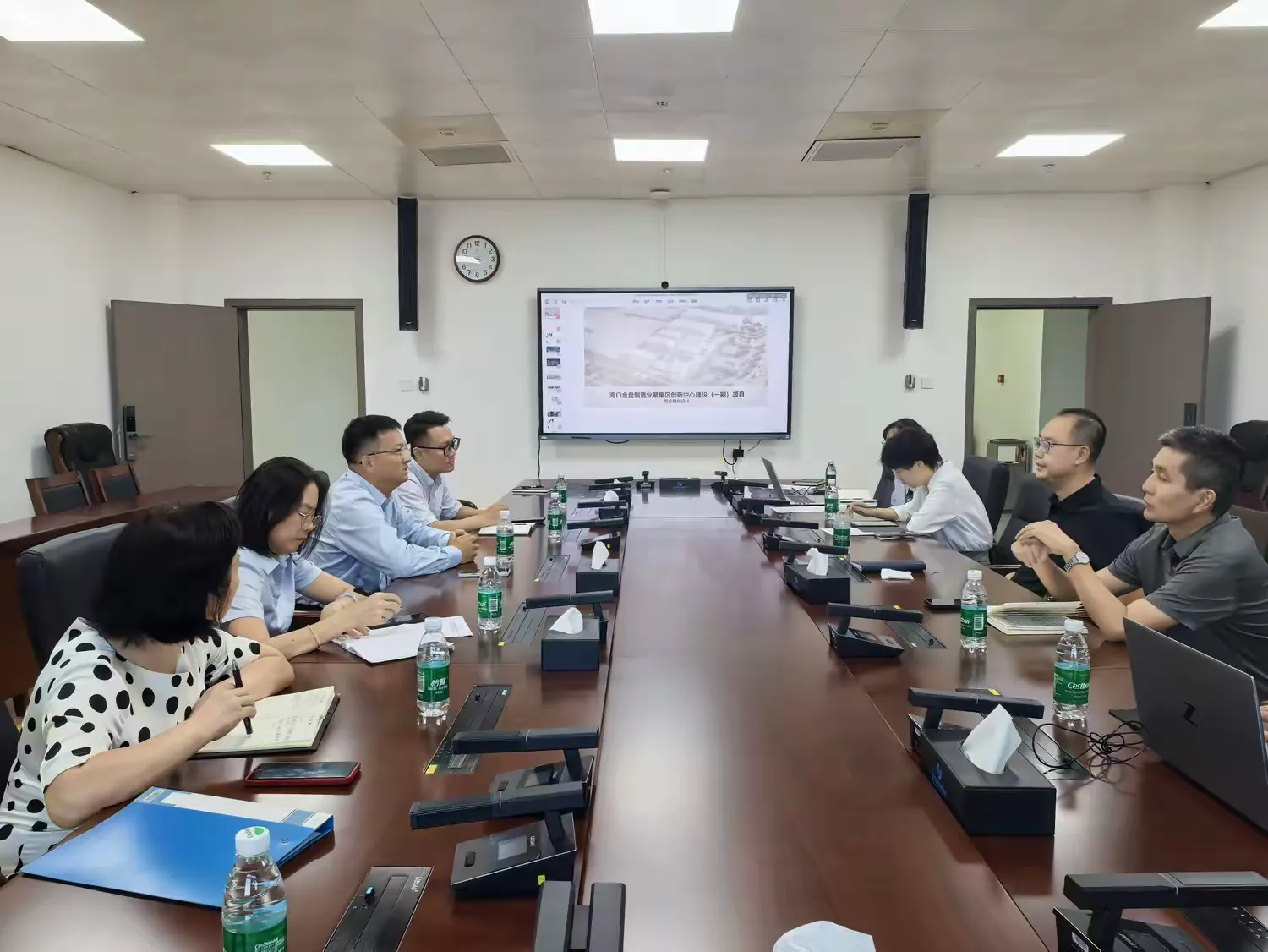 市環(huán)發(fā)公司與?？诰C合保稅區(qū)管委會(huì)開(kāi)展協(xié)同招商座談會(huì)